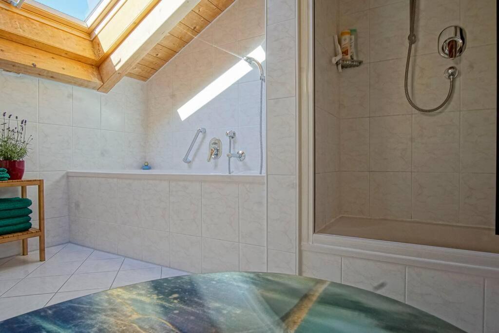 Luxury Living Near Weissensee +Balcony +Netflix Fussen Exterior photo